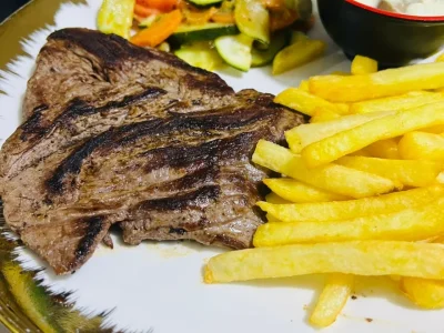 Steak frites — Plats & Boissons